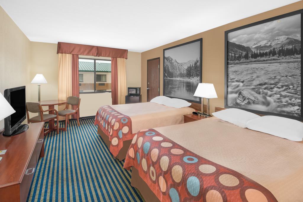 Super 8 By Wyndham Marshalltown Exterior photo